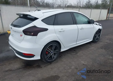 2016 Ford Focus St z USA, uszkodzony, nr VIN 1FADP3L98GL317922